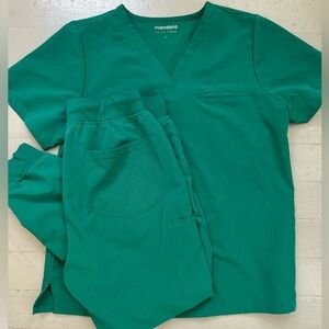 Mandala scrubs hunter green
